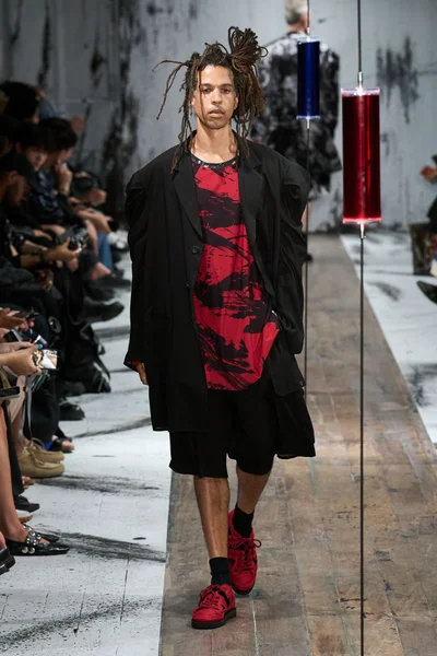 Look 11